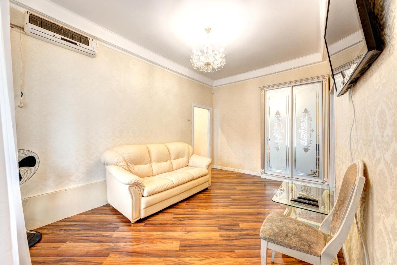 Apartments With 3 Rooms Near Palace Ukraine Kiev Buitenkant foto